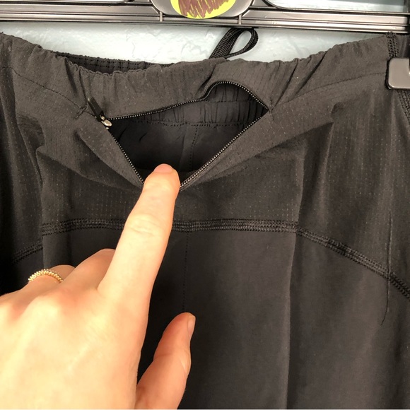 Outdoor Voices Black High Waisted Joggers with Pockets and Elastic Waistband - Picture 7 of 9